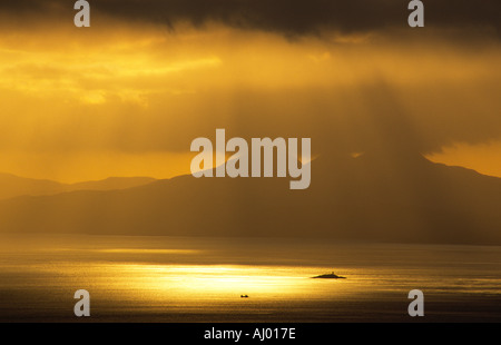 Süd-West über den Sound of Jura in Richtung Paps of Jura, Inneren Hebriden, Argyll Region Strathclyde, Schottland Stockfoto