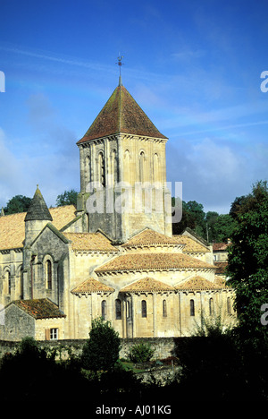 Frankreich, Deux Sevres, Melle, Dorf, Saint Hilaire Kirche aus der Apsis zu sehen Stockfoto