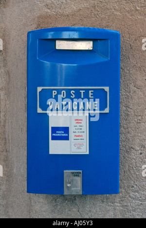 Post Box auf dem Dach des St. Peter Basilika, Vatikanstadt Stockfoto