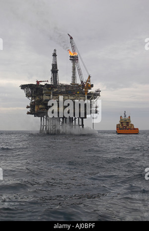 vierziger Jahre Delta Oil Rig Stockfoto