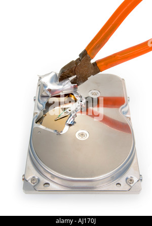 Absturz abgestürzt rissige interne Festplatte Harddisk ARRAY PC lesen Fehler Platte Scheibe und rot-orange-Zange Zange Zange Zangen Stockfoto