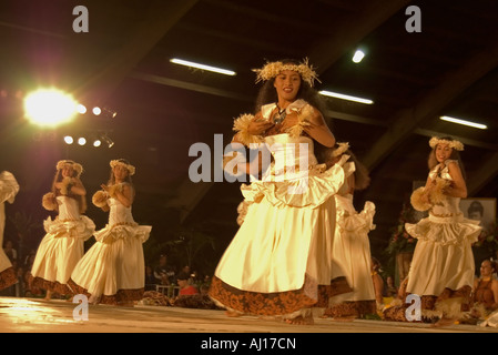 USA, Hawaii, Hilo, Big Island, 43. Merrie Monarch Hula Festival, Hula-Festival, Tahatian Tänzer, Hura I Tahati Stockfoto