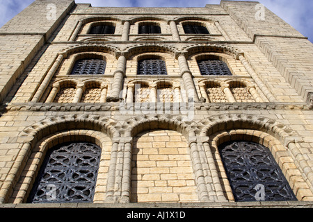 C12th romanischen Turm neben St Edmundsbury Kathedrale Bury St Edmunds Suffolk East Anglia UK Stockfoto