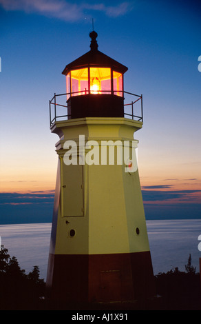 Ohio Lake Erie, Lorain County, Vermillion Leuchtturm Dämmerung, Abend, Dämmerung, Sonnenuntergang, Natur, Natur, Landschaft, Landschaft, Gelände der Inland Seas Maritime Mus Stockfoto