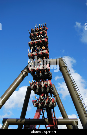 Nemesis Inferno Fahrt, Calypso Quay, Thorpe Park Freizeitpark, Chertsey, Surrey, UK England Stockfoto