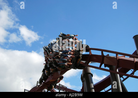Nemesis Inferno Fahrt, Calypso Quay, Thorpe Park Freizeitpark, Chertsey, Surrey, UK England Stockfoto