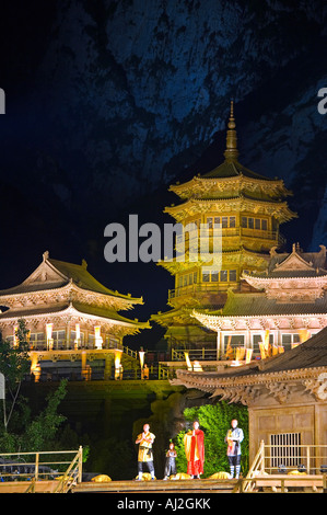 Zen-Musik Shaolin Grand Zeremonie, Tanz und musikalische Darbietung in Shaolin, Provinz Henan, China Stockfoto