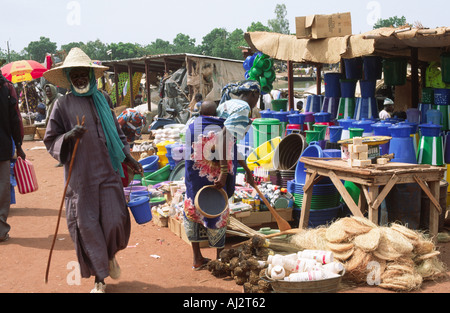 Marktstände in Mopti Stadt. Mali, Westafrika Stockfoto