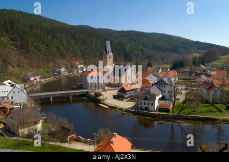 Rozmberk nad Vltavou von Burg Tschechien gesehen Stockfoto