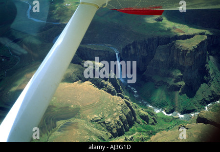 Maletsunwane fällt in die drakensberge von einem kleinen Flugzeug gesehen. Lesotho Stockfoto