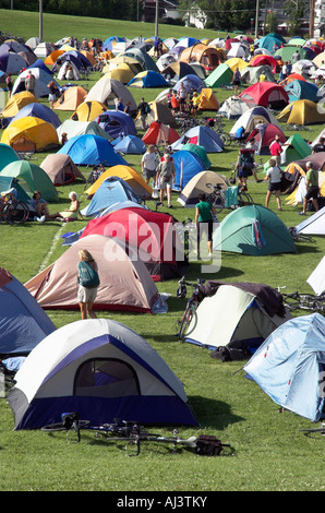 Einen überfüllten Campingplatz Stockfoto