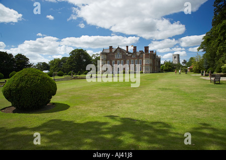 Burton Agnes Hall in der Nähe von Bridlington East Riding of Yorkshire England Ostfassade Stockfoto