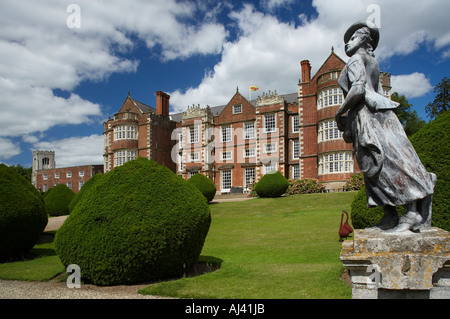 Burton Agnes Hall in der Nähe von Bridlington East Riding of Yorkshire England Ostfassade Stockfoto