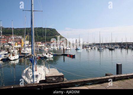 Gesamtansicht der Scarborough Hafen abgebildet in Nord Yotrkshire in England, UK Stockfoto