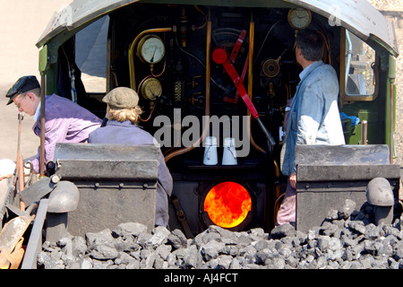 Blick hinunter in das Fach der Fahrer von einem Dampfzug an Holne Station auf der South Devon Railway Stockfoto