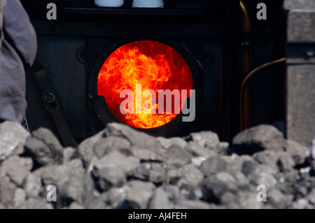 Blick hinunter in das Fach der Fahrer von einem Dampfzug an Holne Station auf der South Devon Railway Stockfoto