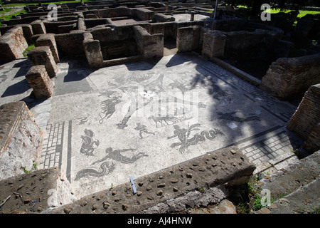 Mosaischen Etage des Frigidarium, Ostia Antica, Italien Stockfoto