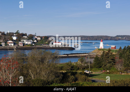 Blick auf Neu-England Stadt Lubec Maine Passamaquoddy Bay und Mulholland Point Lighthouse Stockfoto