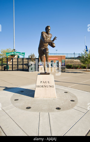 Bronzestatue von Fußball Spieler Paul Hornung vor Louisville Slugger Field Louisville Kentucky Stockfoto