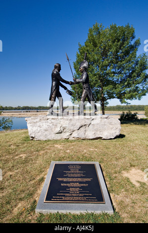 Bronzestatue von Meriwether Lewis und William Clark fällt von der Ohio State Park Clarksville Indiana Stockfoto