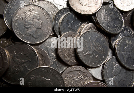 Silbermünzen in der Great British Pound Währung Stockfoto