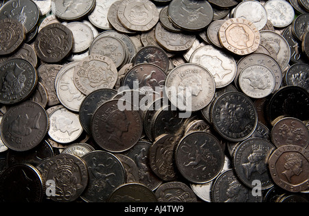 Silbermünzen in der Great British Pound Währung Stockfoto