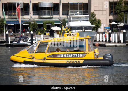 Gelbe Wassertaxi in Darling Harbour Sydney New South Wales NSW Australia Stockfoto