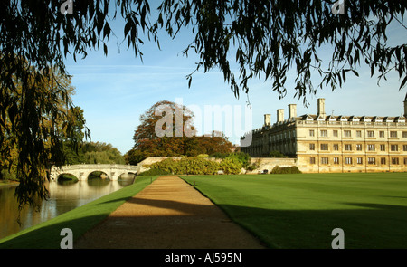 Clare College Old Court und Clare Bridge über den River Cam im Herbst, Cambridge University, Großbritannien Stockfoto