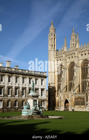 Kings College Chapel und Gibbs Building, The Forecourt, oder Front Court, Kings College, Cambridge University Cambridge, Großbritannien Stockfoto