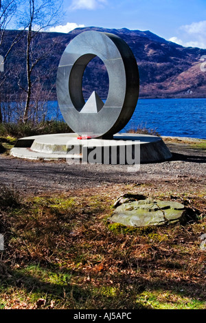 Das Kriegerdenkmal in Rowardennan am östlichen Ufer von Loch Lomond, Schottland. Stockfoto