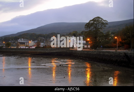 Carlingford Village bei Sonnenuntergang Stockfoto