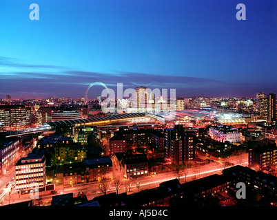 London Eye und Waterloo Railway Station Panorama Nacht anzeigen England Waterloo England uk Stockfoto