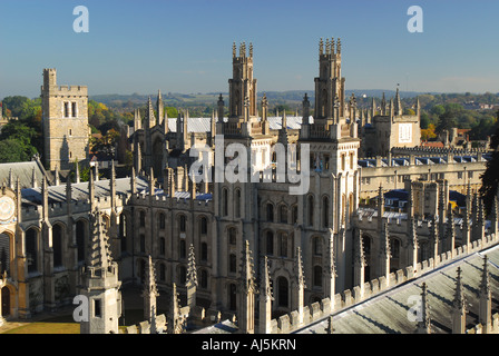 All Souls College in OXFORD und New College gesehen von der Universität von St Mary the Virgin Stockfoto