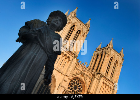 Rajah Rammohun Roy Statue in der Nähe der Kathedrale Kirche von der Heiligen und ungeteilten Dreifaltigkeit Bristol England Stockfoto