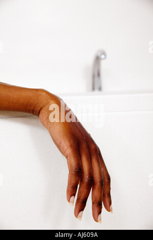 Frau zum Entspannen in Bad Stockfoto
