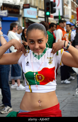 Portugal Vs Mexiko 2006 World Cup Finals, Estrela Restaurant, South Lambeth Road, Stockwell, London Stockfoto