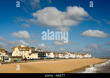 UK-Kent-Deal Beach und The Strand, Blick nach Osten vom pier Stockfoto