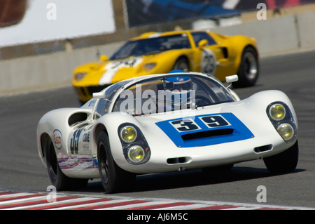 Howard Cherry Rennen 1966 Porsche 910 auf der 32. Monterey Historic Automobil Rennen 2005 Stockfoto