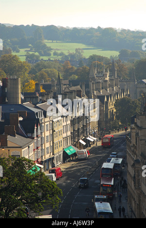 OXFORD blickte der High Street in Richtung Magdalene College und South Park aus der Universität Kirche von St Mary die Jungfrau Stockfoto