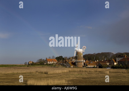 Cley Windmühle und Sümpfe an der Nordküste Norfolks in Winter Großbritannien Stockfoto