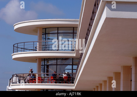 De La Warr Pavilion in Bexhill on Sea, East Sussex angesehen auf der Suche nach Westen. Bild von Jim Holden. Stockfoto