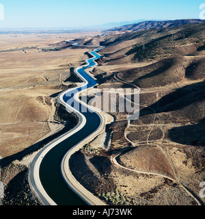 Luftaufnahme des Wassers tragen Aquädukt in äußeren Los Angeles Kalifornien Stockfoto