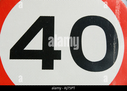 Stock Foto von einer Straße Verkehrsschild das Bild ist eine Nahaufnahme von einer englischen 40 km/h-Verkehrszeichen Stockfoto