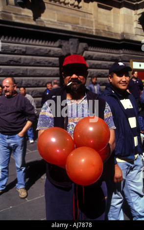 Union Demonstrant mit Ballons Melbourne Australien 2387 Stockfoto