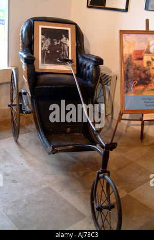 Frankreich Aube Essoyes Auguste Renoir s Rollstuhl in seinem Atelier Stockfoto