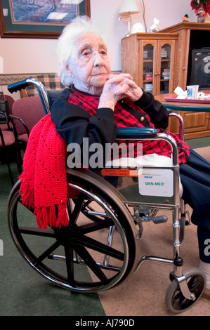 Ältere weibliche rehabilitiert nach Schlaganfall Stockfoto