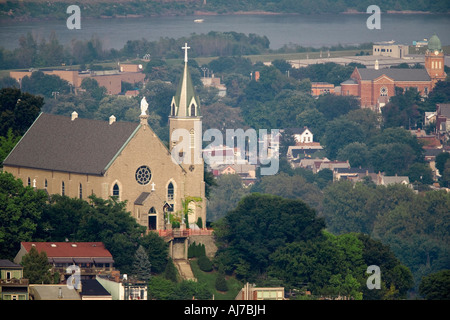 Historic-Immaculata-Kirche befindet sich hoch auf Mt Adams mit herrlichem Blick auf den Ohio River, Cincinnati Ohio Stockfoto