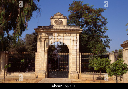 Das ornamentale Gateway in die Bodega Gonzalez Byass, Jerez De La Frontera, Andalusien, Spanien Stockfoto