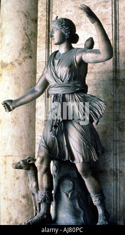 Statue von Artemis, der griechischen Göttin der Jagd, Wald und Fruchtbarkeit. Artist: Unbekannt Stockfoto