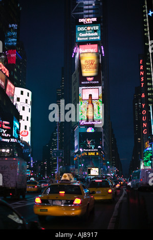 Bright Zeichen in Times Square Midtown Manhattan New York NY Stockfoto